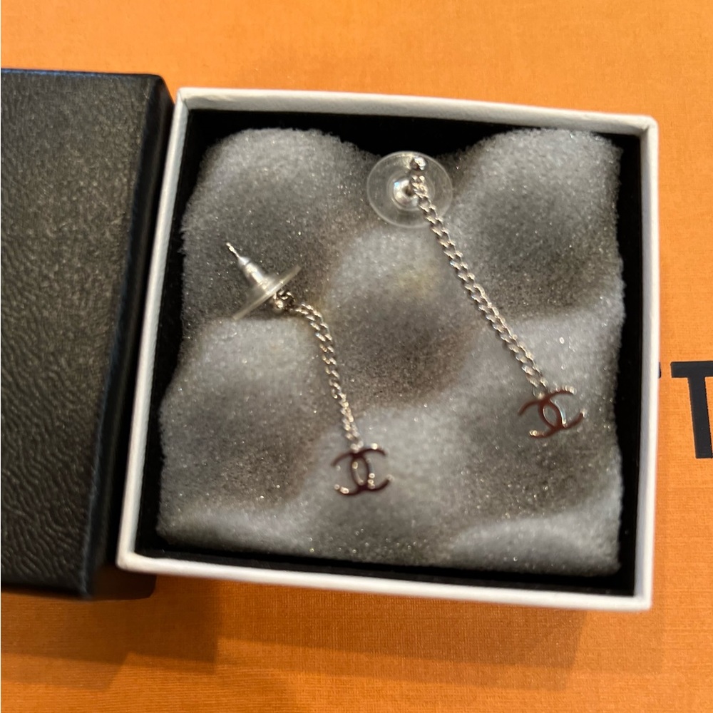 CHANEL Silver Chain Logo Earrings - Picture 9 of 10